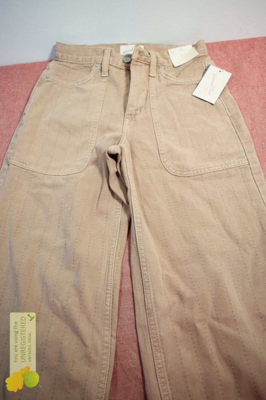 Universal Thread Women's High-Rise Easy Barrel Leg Jeans Beige 00